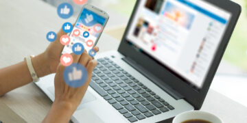 How to enjoy social media and also enjoy your own life
